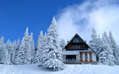 Winterhaus im Blau