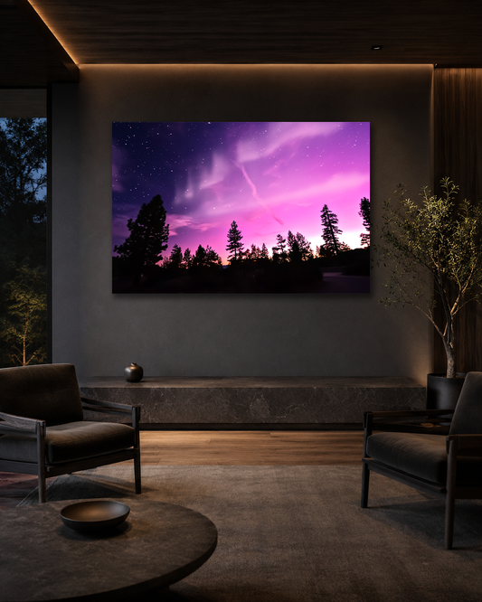 Aurora boreală în nuanțe de violet