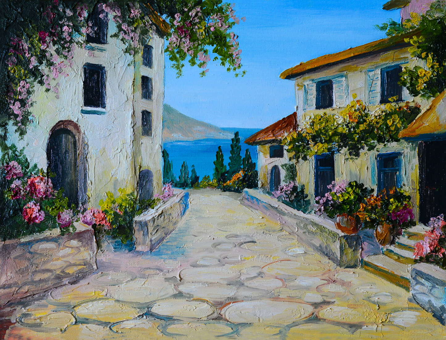 Gemälde einer mediterranen Gasse mit blühenden Häusern, Steinweg und Blick auf das Meer