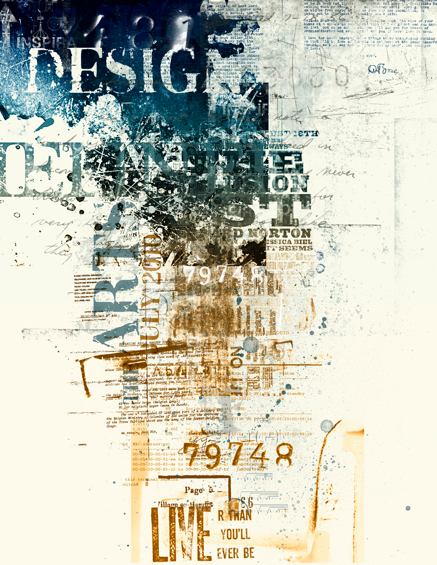 Abstrakte Collage aus Typografie, Zahlen, Textfragmenten und grafischen Spuren in Blau, Schwarz und Sepiatönen auf hellem Hintergrund